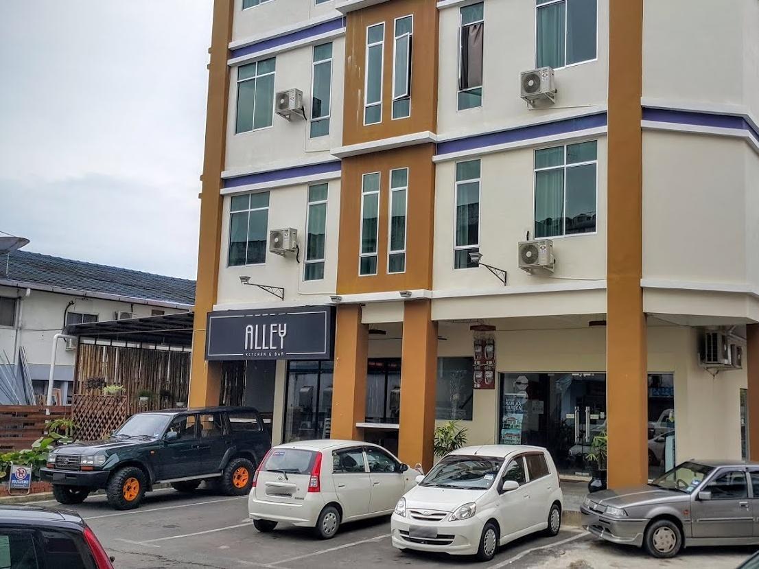 Residence 21 Boutique Inn Miri Bagian luar foto