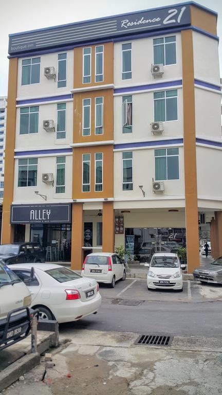 Residence 21 Boutique Inn Miri Bagian luar foto