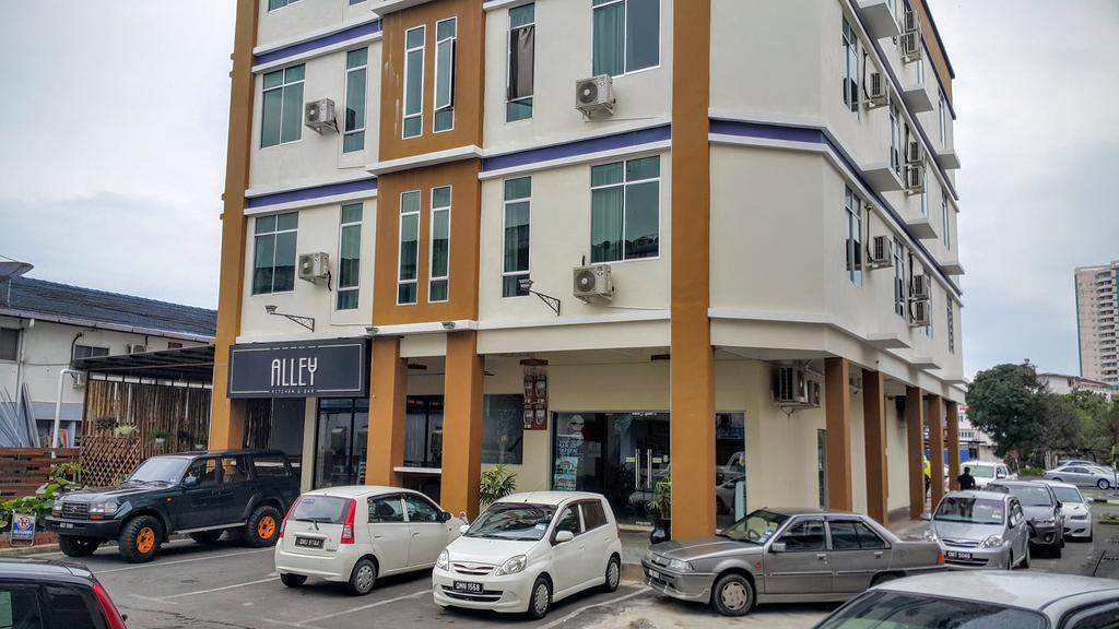 Residence 21 Boutique Inn Miri Bagian luar foto