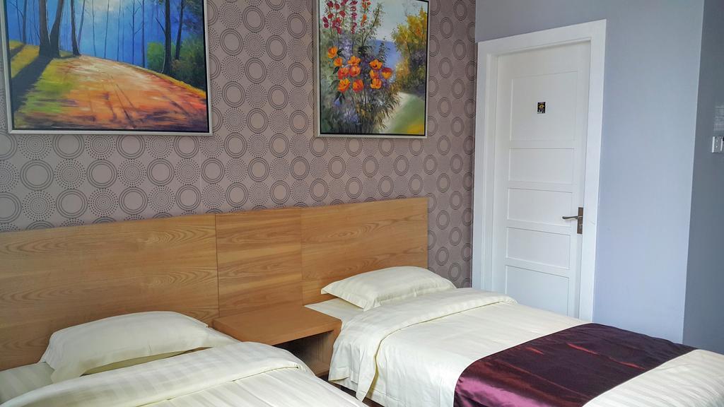 Residence 21 Boutique Inn Miri Bagian luar foto