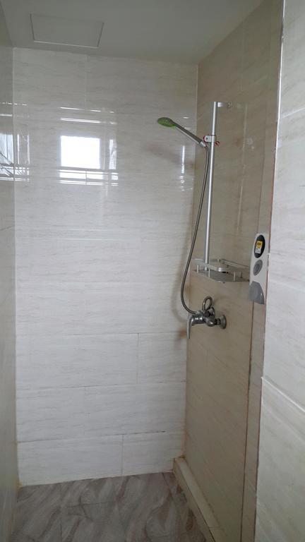 Residence 21 Boutique Inn Miri Bagian luar foto
