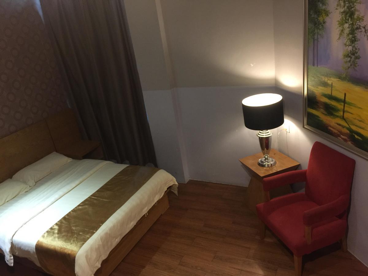 Residence 21 Boutique Inn Miri Bagian luar foto
